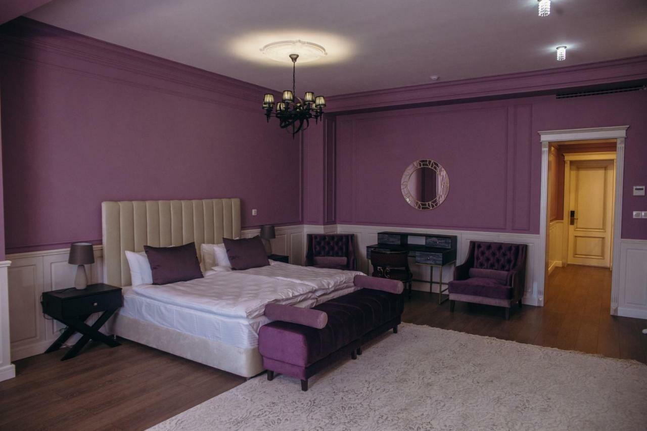Royal Bv Hotel Ust-Kamenogorsk Exterior photo